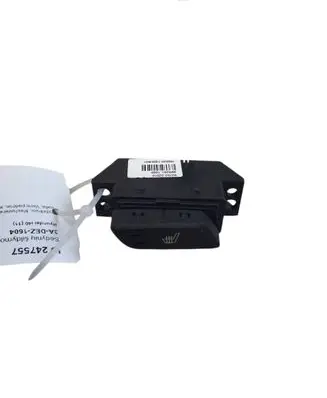 Hyundai i40 Seat heating switch 937523Z010 39R2011000
