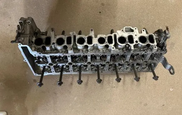 BMW 5 F10 F11 Engine head 
