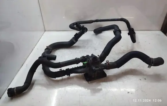Peugeot 5008 Engine coolant pipe/hose 9684588980