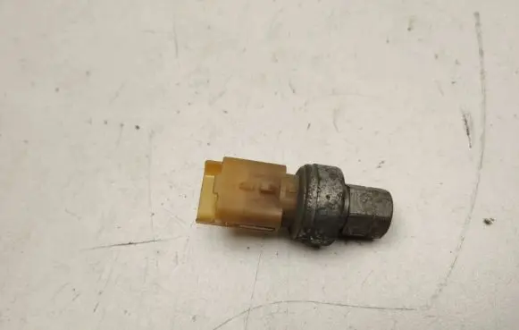 Peugeot 2008 I Air conditioning (A/C) pressure sensor 9673006380