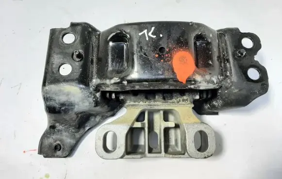 Volkswagen Polo VI Engine mount bracket 2Q0199555AC