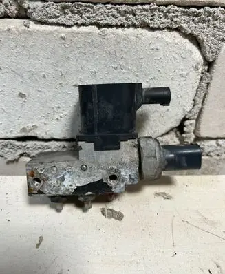 Mercedes-Benz E W211 Air suspension valve block A2113200158