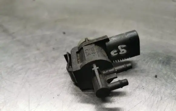 Audi A6 S6 C5 4B Turbo solenoid valve 1J0906283C