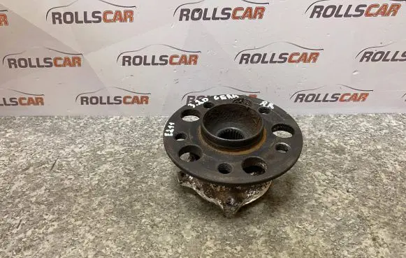 Mercedes-Benz E W211 Rear wheel bearing hub 
