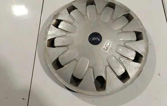 Ford C-MAX II R16 wheel hub/cap/trim CS711130AA