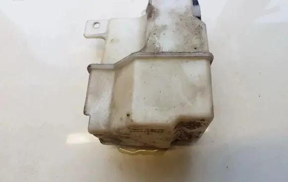Mazda 323 Coolant expansion tank/reservoir