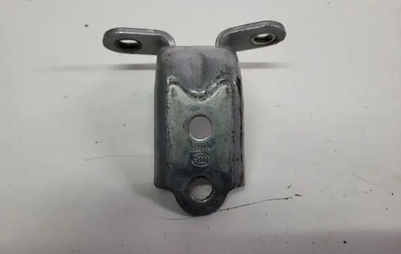 KIA Ceed Front door upper hinge