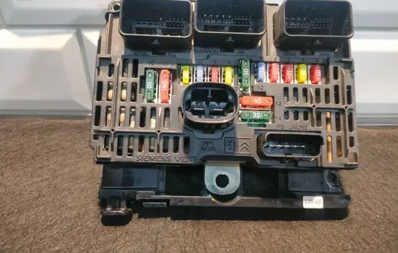 Peugeot 308 Fuse box set 9661682880 BSML0500 S118983005Q