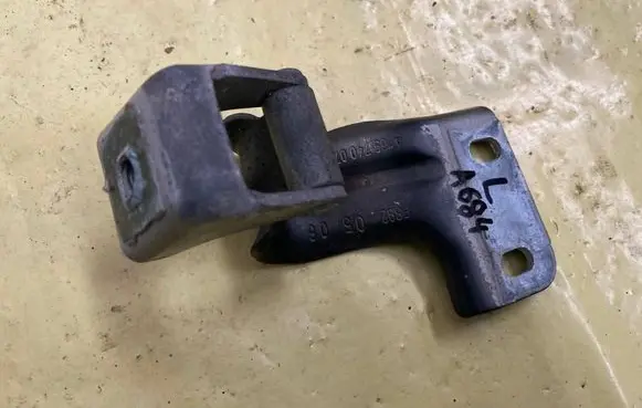 Mercedes-Benz A W169 Tailgate/trunk/boot hinge A1697400737 FS920506