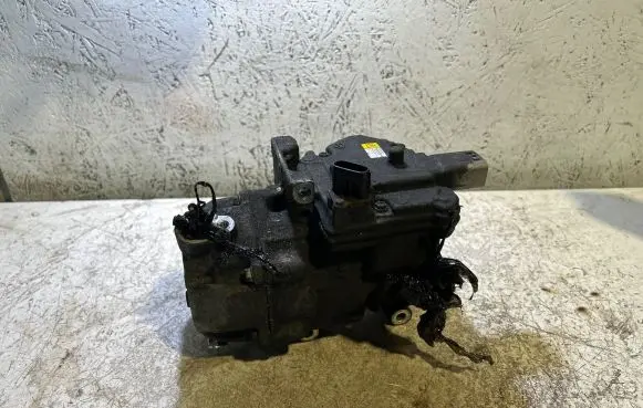 Toyota Auris E180 Air conditioning (A/C) compressor (pump) 0422001330 ES14C 03824