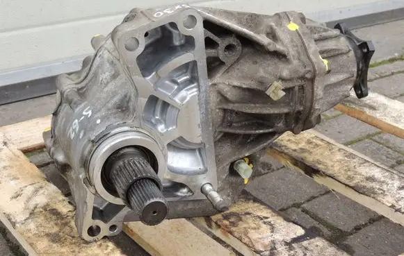 Suzuki SX4 S-Cross Gearbox transfer box case 2952061M00