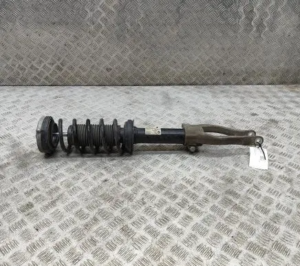 BMW 5 G30 G31 Front shock absorber/damper 6866639