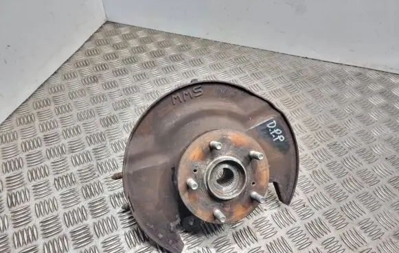 Honda CR-V Front wheel hub