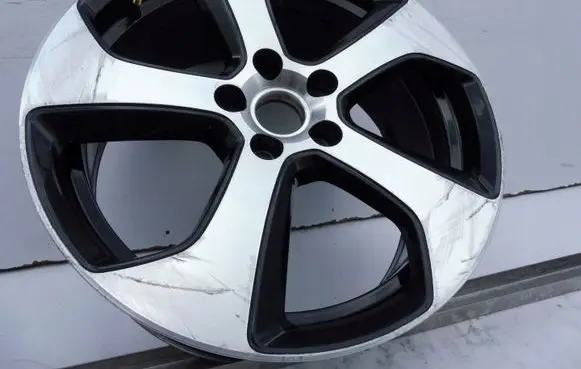 Volkswagen Golf VI R19 alloy rim 5G0601025S
