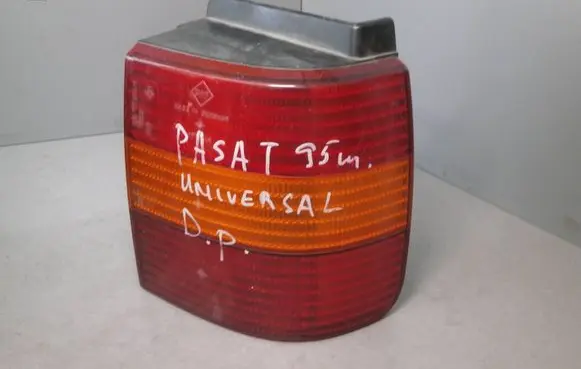 Volkswagen PASSAT B4 Rear/tail lights 3A9945112