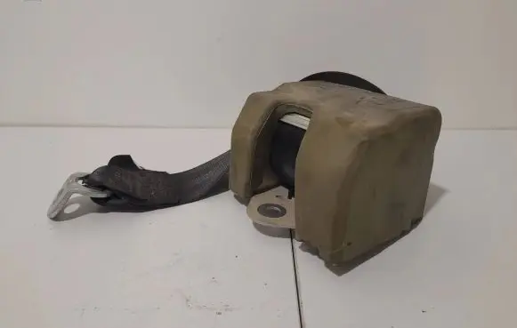 Audi A3 S3 8P Rear seatbelt 8P0857805