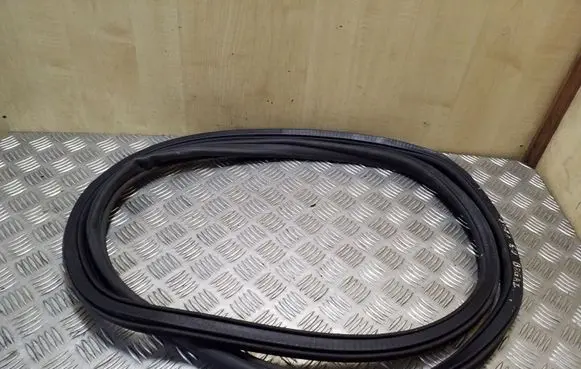 Audi A3 S3 8P Trunk rubber seal (body) 