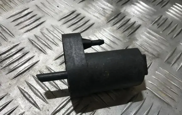 Mitsubishi Lancer Windscreen/windshield washer pump 3950
