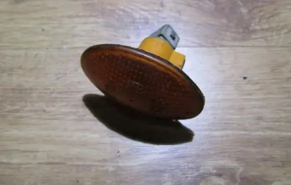 Ford Ka Front fender indicator light