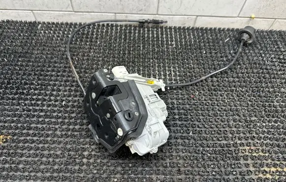 Porsche Panamera (970) Rear door lock 8K0839016