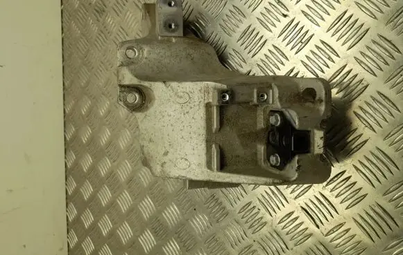 Hyundai Kona I EGR valve cooler bracket SD03B