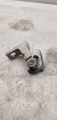 Volkswagen PASSAT B8 Front door upper hinge 8X0831404E