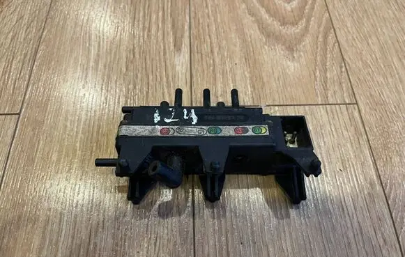 Mercedes-Benz E W124 Turbo solenoid valve 1248001378