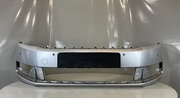 Volkswagen PASSAT B7 Front bumper 3AA807221