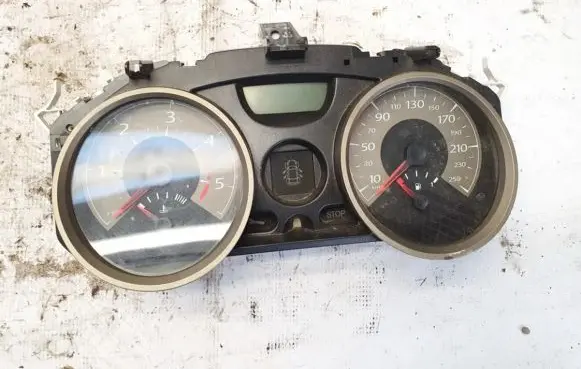 Renault Megane II Speedometer (instrument cluster) 8200408787d 35110419