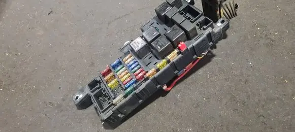 Volvo XC90 Fuse module 8678449 518828009