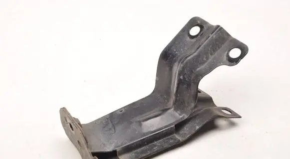 Volvo XC70 Radiator mount bracket 