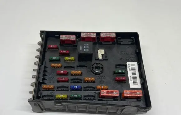 Volkswagen PASSAT B6 Fuse module 3C0937125 63592777