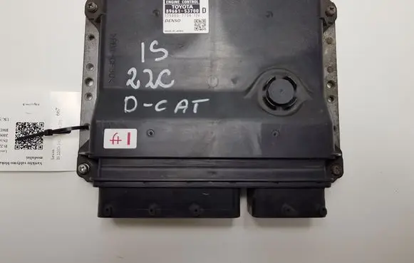Lexus IS 220D-250-350 Engine control unit/module 8966153700 1758007704