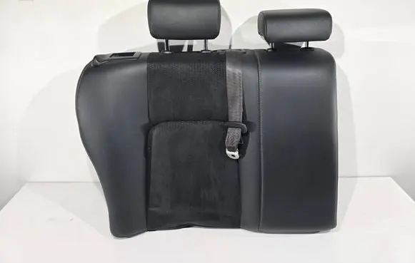 Lexus CT 200H Rear seat 