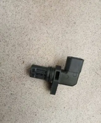 Opel Agila B Camshaft position sensor J5T33071 8109