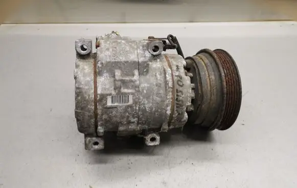 Toyota Avensis T220 Air conditioning (A/C) compressor (pump) 4472203435