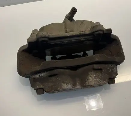 Mercedes-Benz E W211 Front brake caliper A0044200983 0044200983