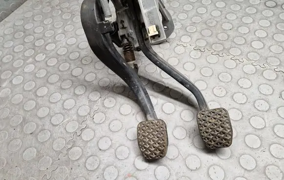 BMW 1 F20 F21 Pedal assembly 6860643 6787111