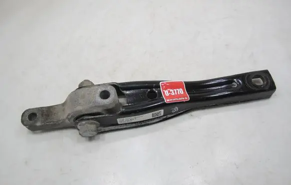 Engine mount bracket
