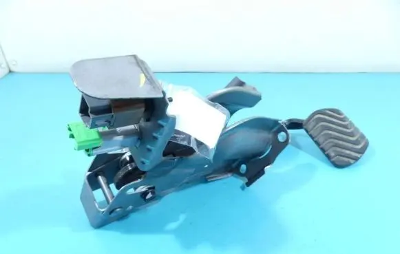 Dacia Sandero III Pedal assembly 180205438R IMPRK1266186