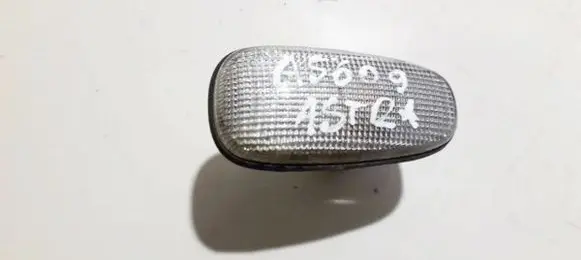 Front fender indicator light