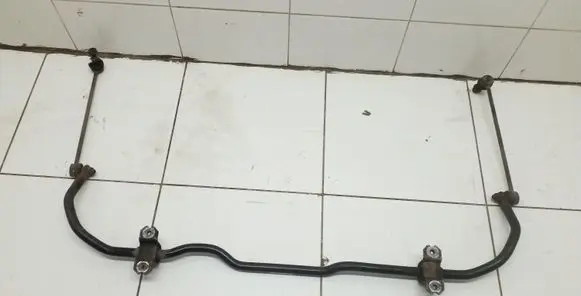 Volkswagen Jetta V Front anti-roll bar/sway bar 1K0411333B 1K0411303AE