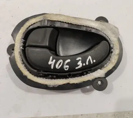Rear door interior handle