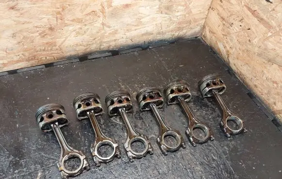 BMW 5 E39 Piston with connecting rod 11251748977