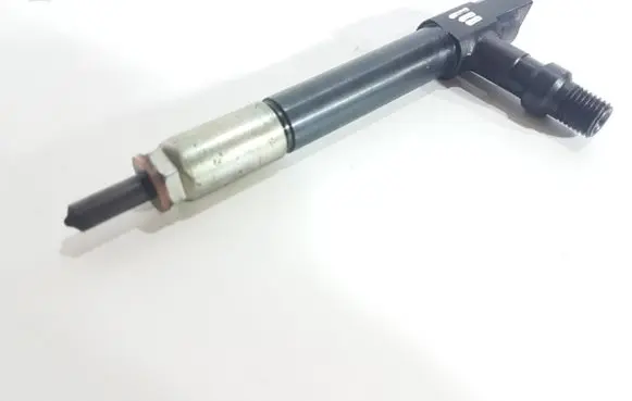 Mazda 323 F Fuel injector D6960