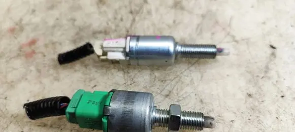 Lexus IS 220D-250-350 Brake pedal sensor switch