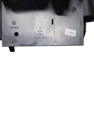 Volkswagen Golf IV Dashboard 1J1863201 1J0857961