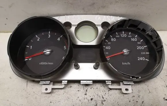 Nissan Qashqai+2 Speedometer (instrument cluster) JD500