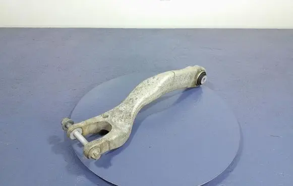 Rear control arm