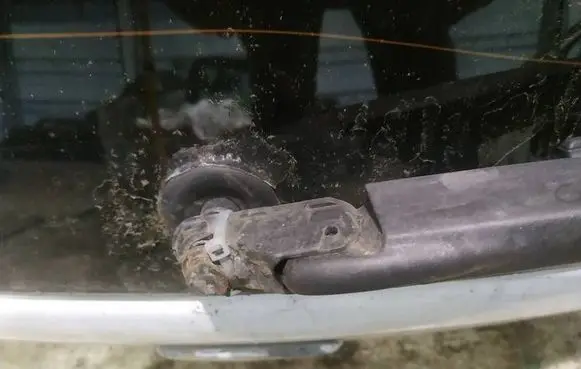 Dacia Sandero Rear window wiper motor 